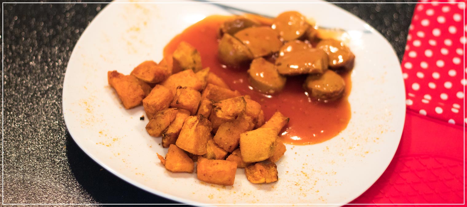 Suesskartoffeln aus dem Ofen mit Currywurst