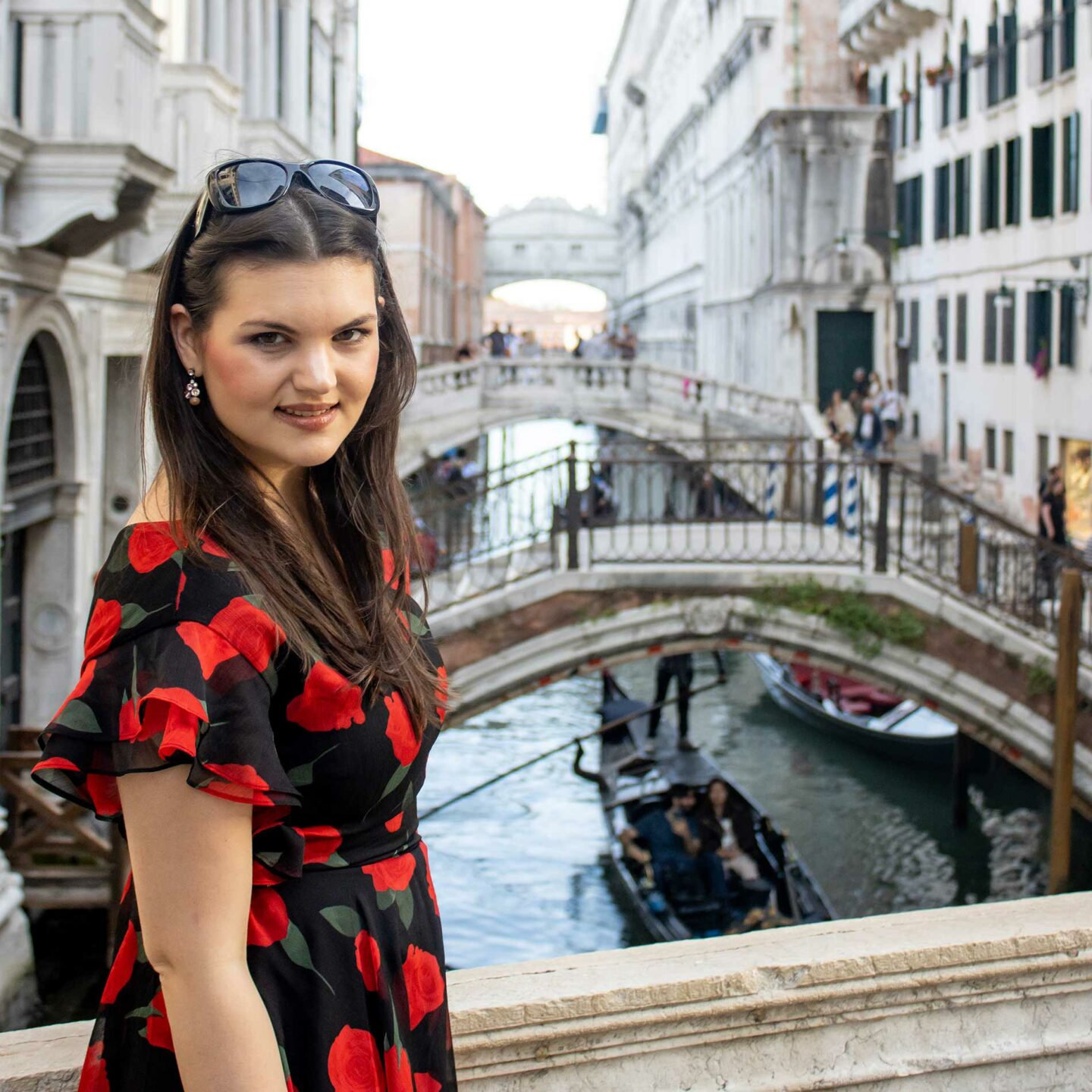 schöner Fotospot mit Blick auf die kleine Kanäle und Brücken in Venedig